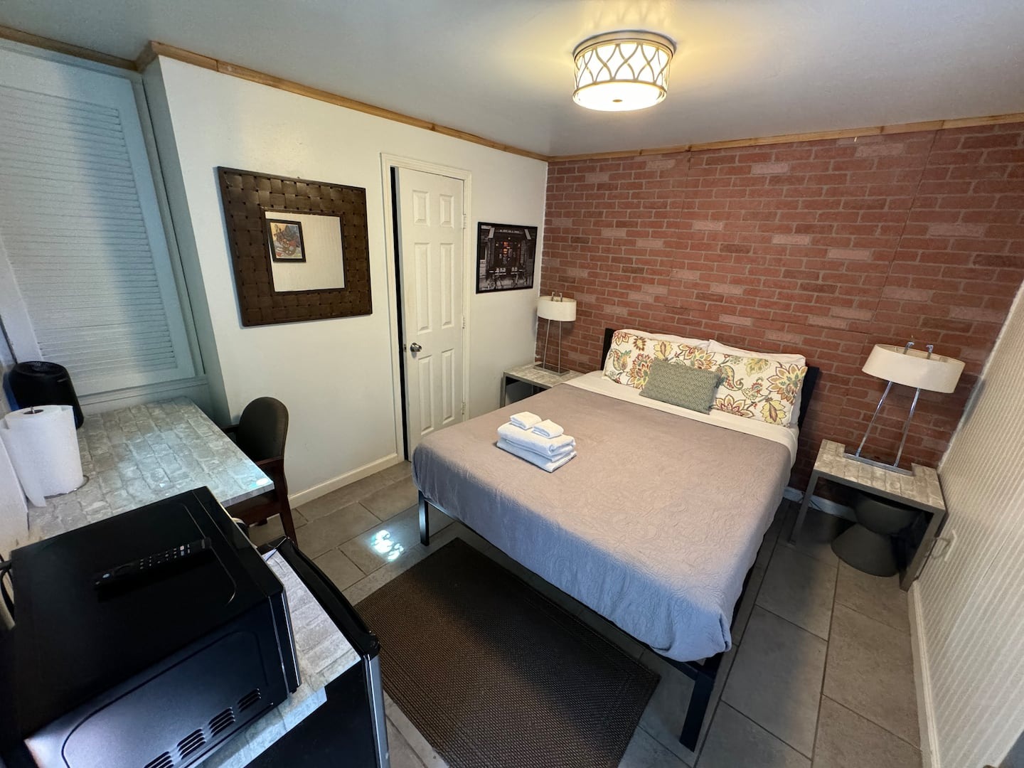 Courtyard Studio - Living Area